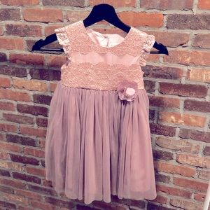 LOVELY GIRLS SILKY LACE AND TULLE MAUVE DRESS